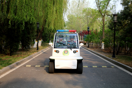 北京：新式执勤巡逻车解决了官兵的“老大难”(组图)