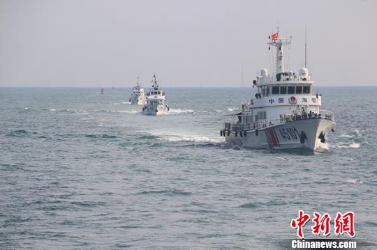 广西海警在北部湾海域组织开展实弹射击训练 (组图)