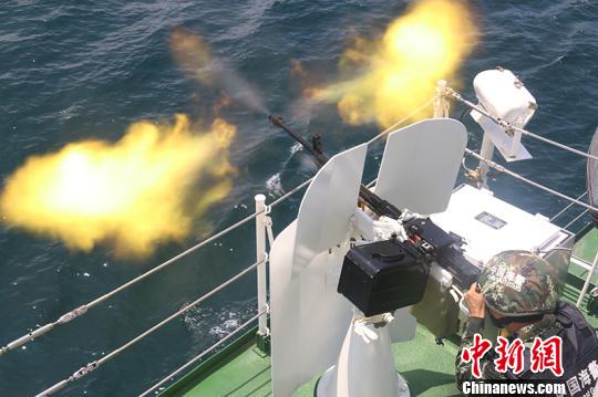 广西海警在北部湾海域组织开展实弹射击训练 (组图)