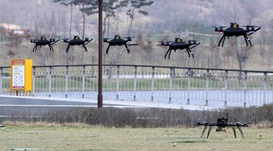 韩军消息人士：于10月成立“无人机机器人战斗团”