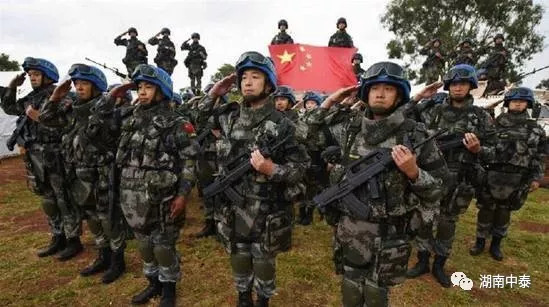 央视首次披露解放军单兵装备有多牛 连美军穿防弹衣都是中国制造(组图)