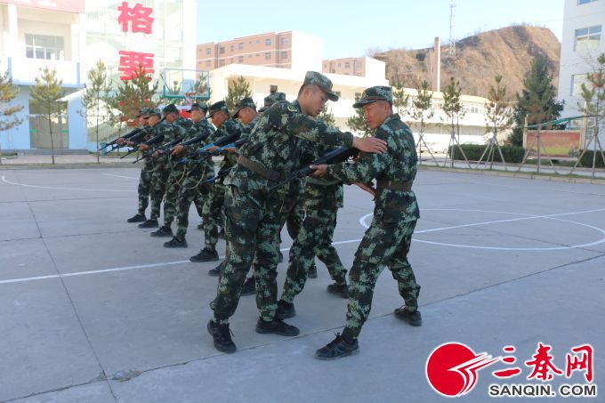 武警陕西省总队榆林支队向兵之初要战斗力组图