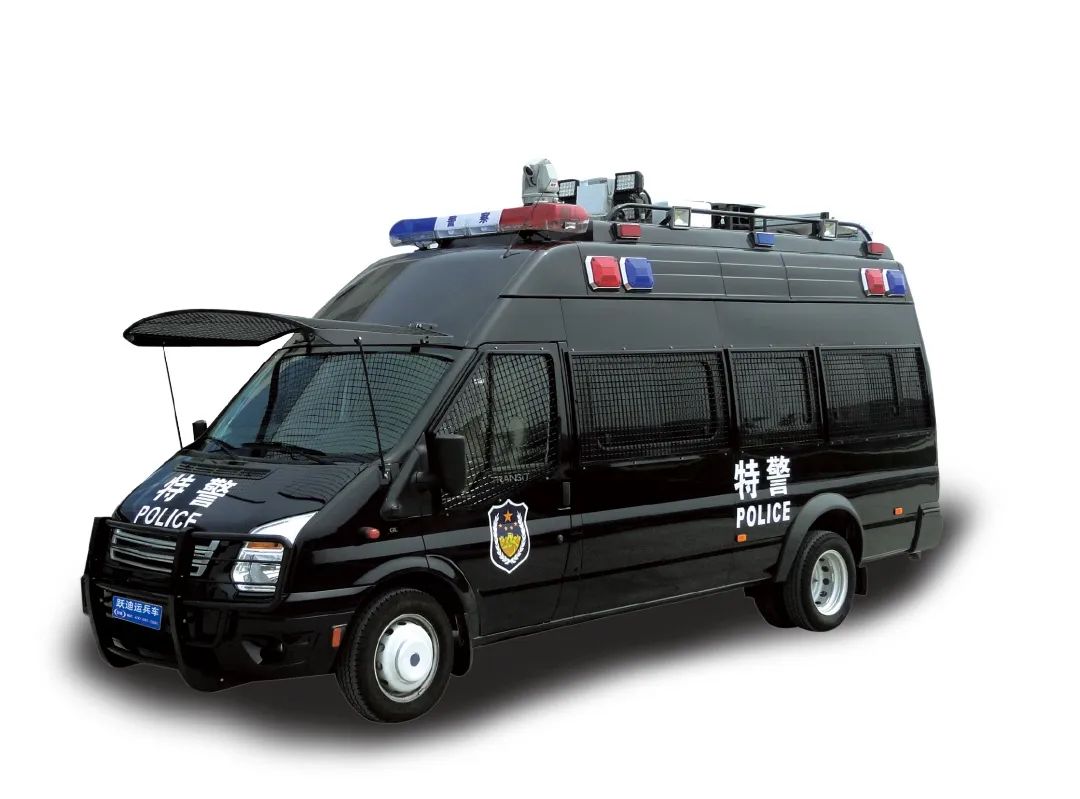 2 运兵车跃迪防暴囚车充分考虑公安民警信息通讯,警示照明,警令接收