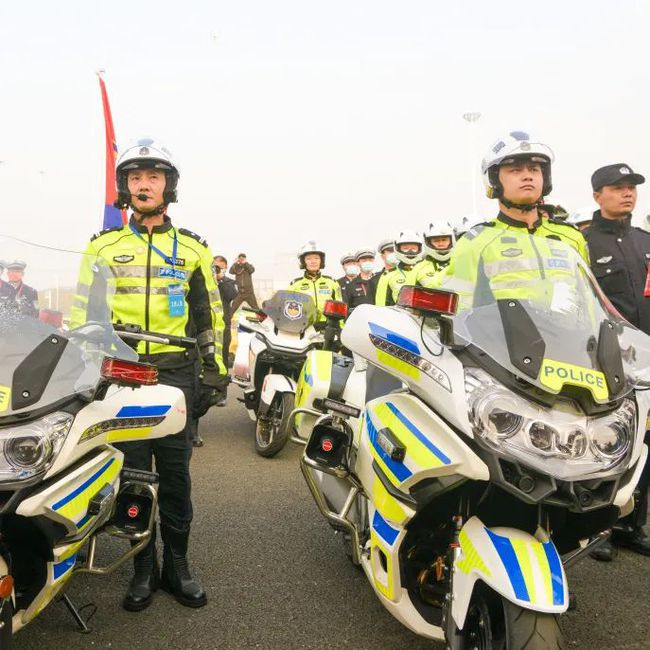 安徽省公安交警铁骑摩托车驾驶技能,宣教比武在合肥举行(组图)