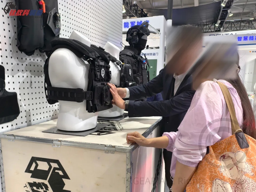 新品前瞻 | 菁英3.0水际战术背心亮相警博会