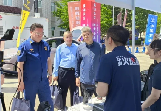 华夏火焰蓝2025年技术服务纪实：以专业赋能产品价值