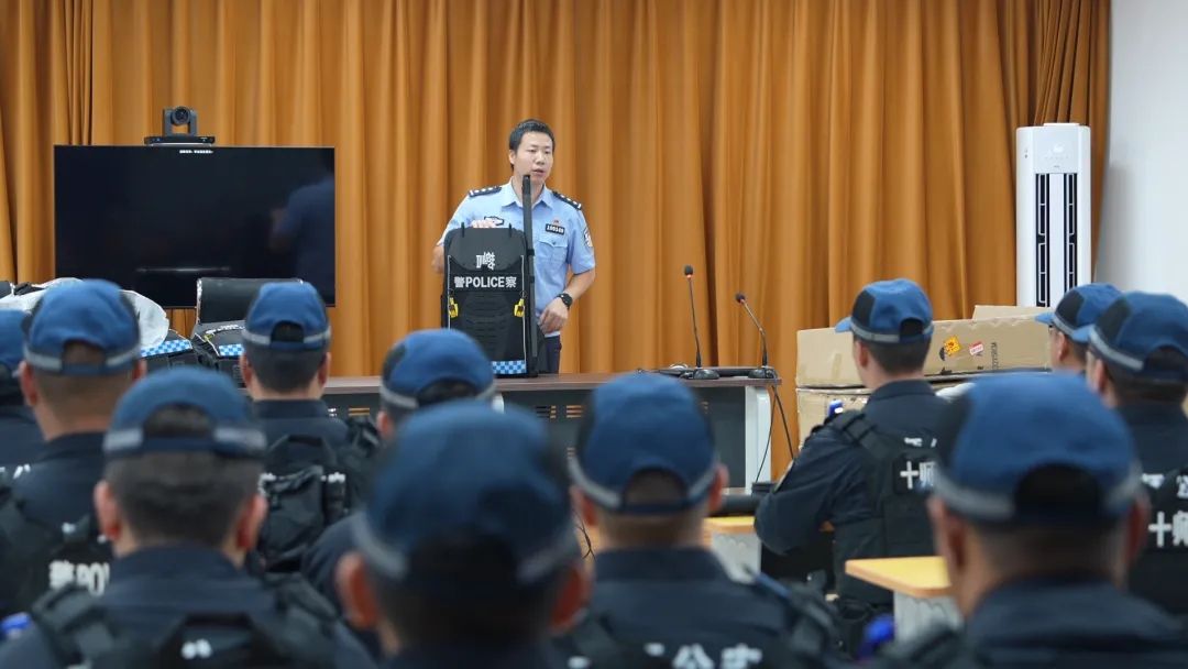 “新装”入警强战力！兵团十师公安配发新型警用装备
