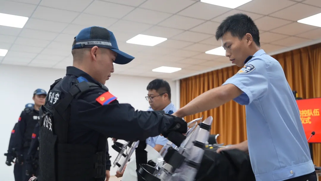 “新装”入警强战力！兵团十师公安配发新型警用装备
