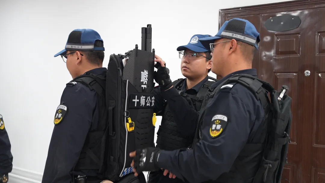 “新装”入警强战力！兵团十师公安配发新型警用装备
