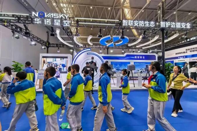 新品 | 电磁+激光,新款无人机双反制车新疆首秀 新品 | 电磁+激光,新款无人机双反制车新疆首秀