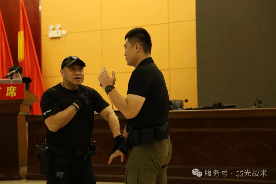 聚焦弱光战术前沿，探索警务实战新路径——2025年弱光执法战术教学高峰论坛在湖南衡阳成功举行
