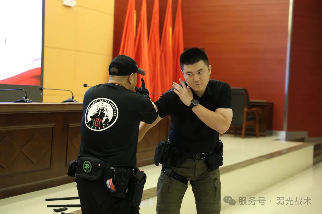 聚焦弱光战术前沿，探索警务实战新路径——2025年弱光执法战术教学高峰论坛在湖南衡阳成功举行