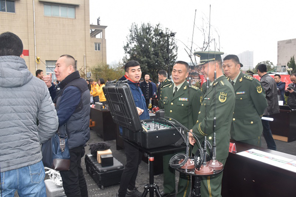 贵州六盘水消防支队举办2018拟购消防装备器材展示活动
