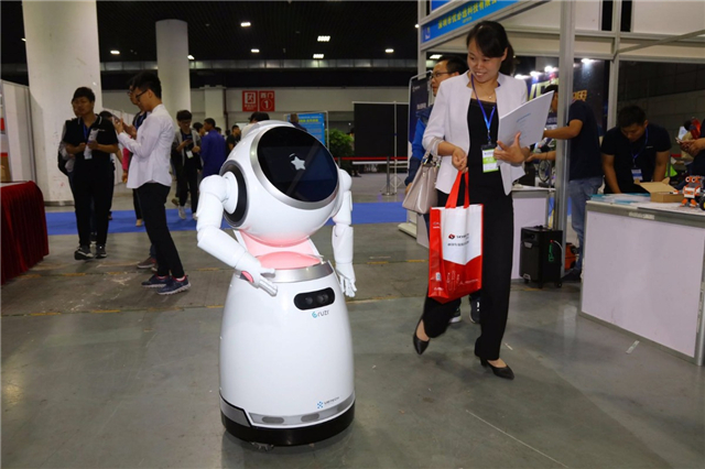 洛阳机器人展开幕 上演智能装备国际盛会(组图)