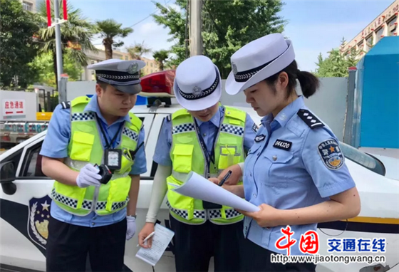 陕西安康市公安局交警支队开展执法记录仪使用管理专项检查(组图)