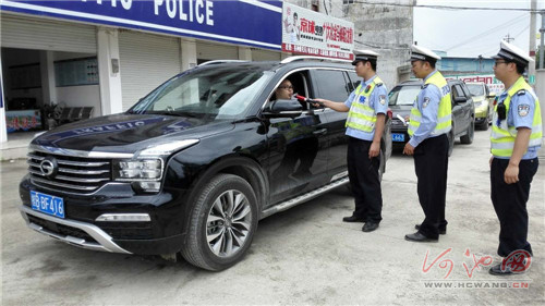 广西省大化瑶族自治县交警近半年查获114名酒驾司机(组图)