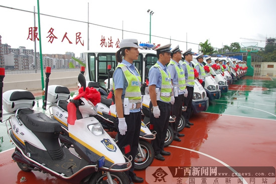 广西宁明交警新增一批电动警务巡逻车助力创“双城”