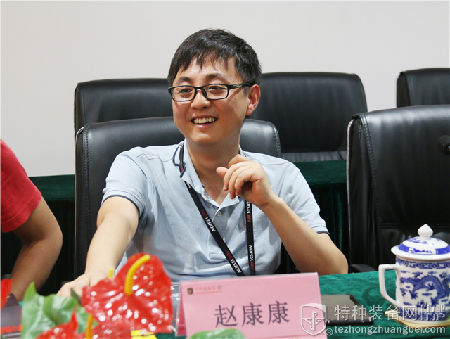 海康威视新产品发展部总经理孙旷野一行贵宾参访本网(组图)