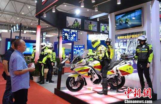 第十届中国国际道路交通安全产品博览会在四川成都开幕(组图)