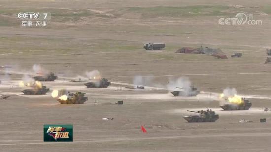 中国自行火炮在青藏高原军演 配反炮兵雷达及无人机(组图)