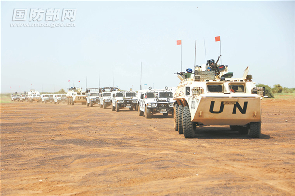 中国第6批赴马里维和部队开展反恐演练(组图)