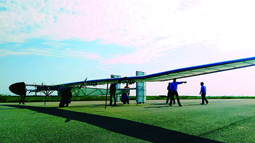 航空工业一飞院大型太阳能无人机完成首飞(图)