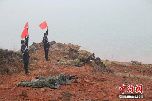 中部四省公安特警红蓝对抗反恐实战演练在湖北举行(组图)
