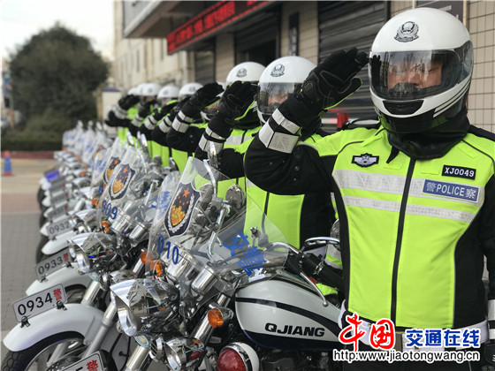 陕西澄城交警大队为铁骑队增发骑行服、落实从优待警提升战斗力(组图)