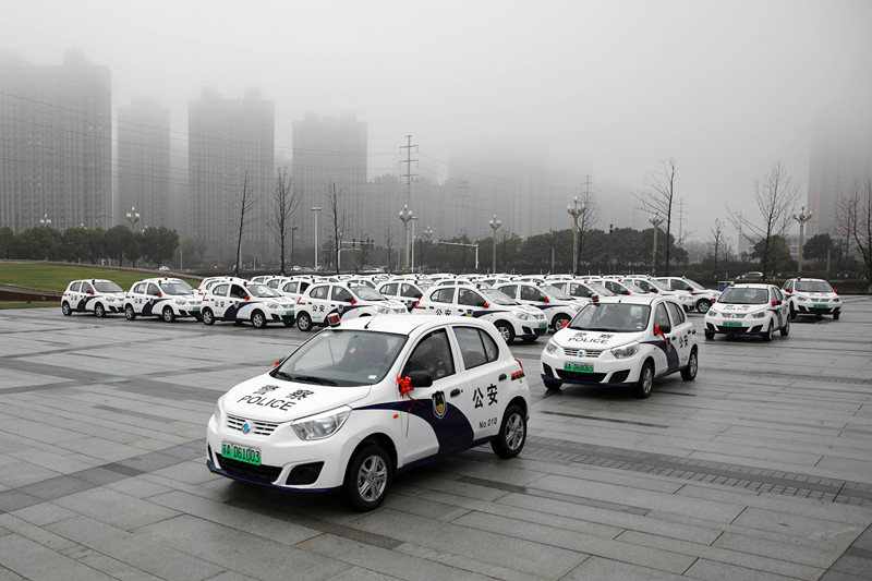 为更好服务群众，江苏南京六合给社区民警配发54辆警务电动汽车(图)