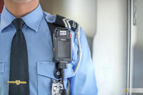 配备随身摄录机成效佳 澳门警察将装备扩展至多部门(图)
