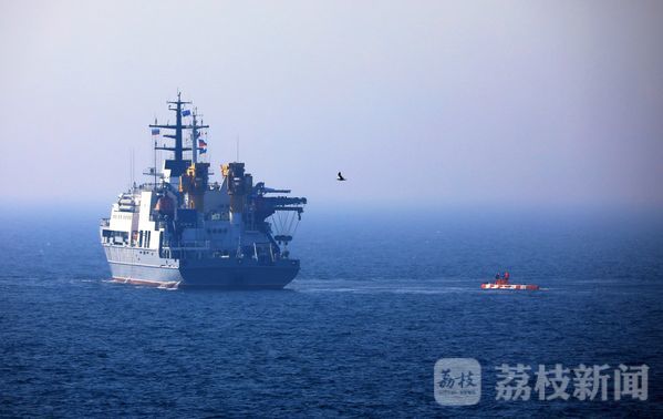 中俄“海上联合-2019”军事演习开展联合援潜救生演练(组图)