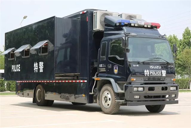 宇通携5款警用特种车亮相北京警用装备展(组图)