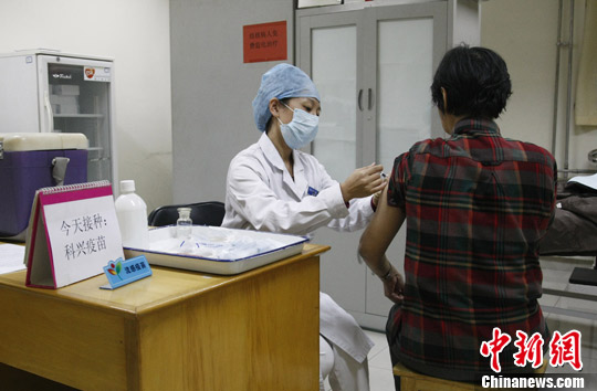 中国出台首部疫苗管理法：疫苗犯罪从重追究刑责