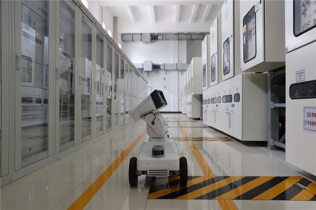 厉害了！山东青岛11座变电站智能巡检机器人替代人工巡视，发现异常会发警报(组图)
