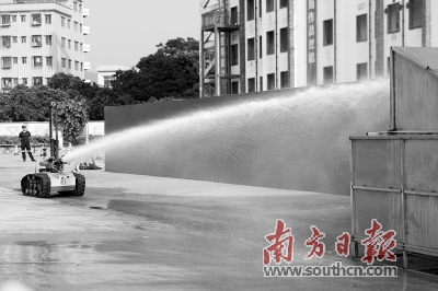 广东省消防救援总队举行装备比武竞赛(组图)