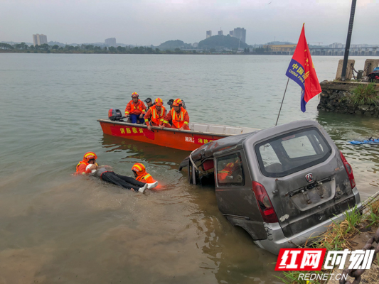 湖南省永州市举行2019年大型水域救援综合应急演练(组图)