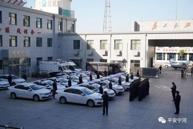 天津宁河分局组织开展警车发放仪式(组图)