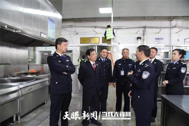 为期五天 贵州省检察院首次监狱巡回检察启动(组图)