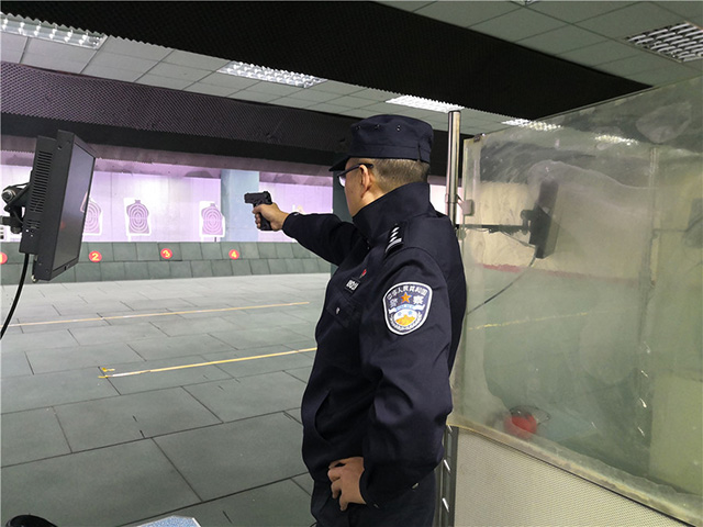 四川广安经开区公安分局开展实弹射击训练 着力提升警务实战能力(组图)