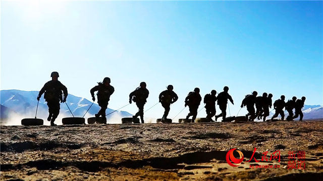 直击新疆帕米尔高原特战武警极限训练(组图)