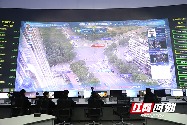 湖南岳阳：349组电子警察正式上岗 交通管理精准有序转型(组图)