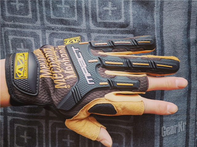 精密机械的战术装甲—MECHANIX WEAR Learther Framer露指手套(组图)