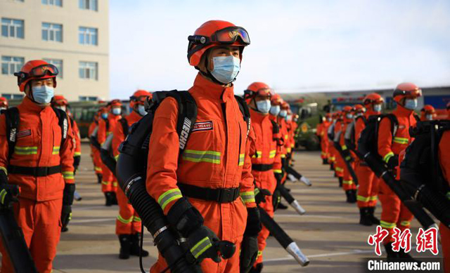 3月15日起 内蒙古森林消防队伍全面进入三级战备(组图)