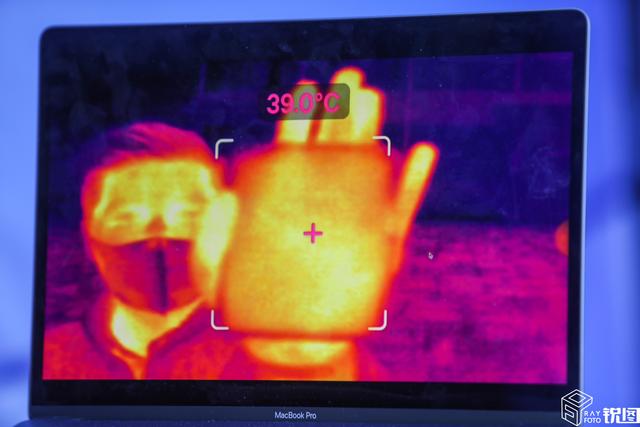 新品|中国黑科技：浙江杭州景区用上智能测温AR眼镜 保安看你一眼便知你体温(组图)