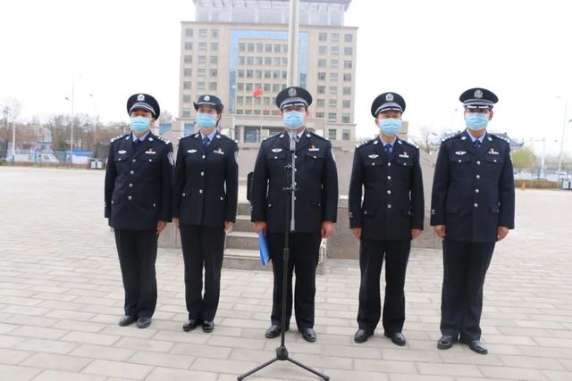 甘肃省白银公安分局举行警车发放仪式(组图)