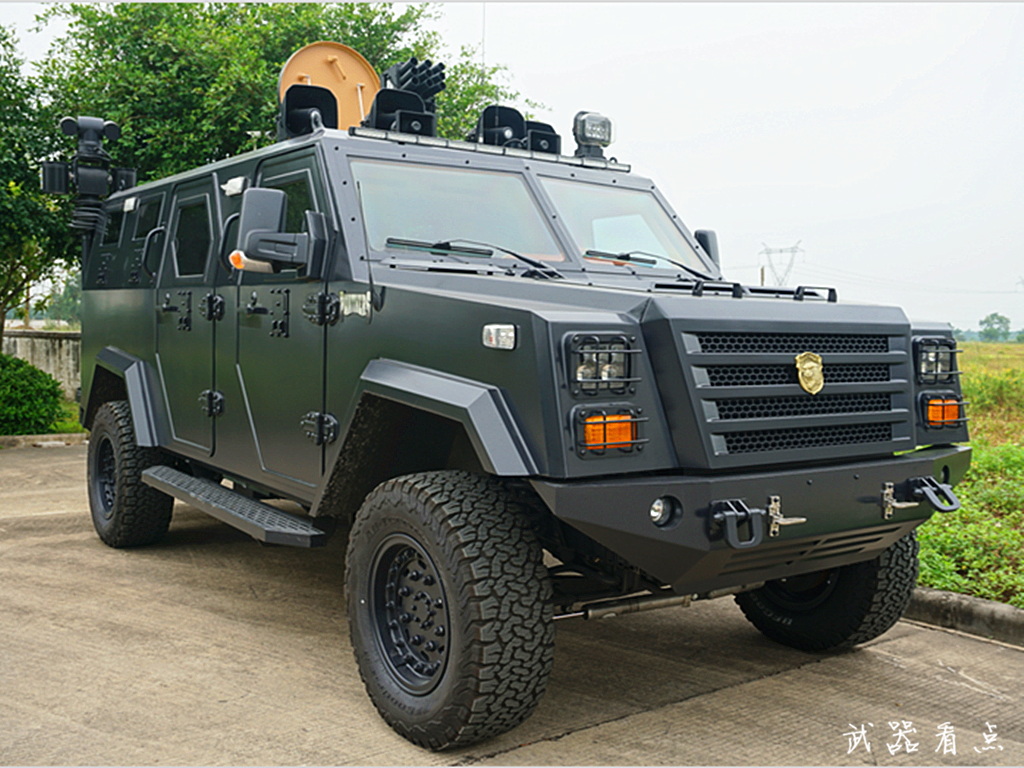 国产“黑豹”装甲车，防弹性能达到A级，还装九管催泪炮(组图)