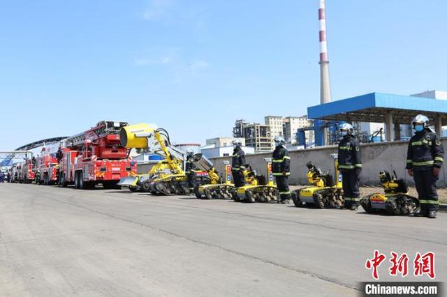 内蒙古消防救援首支机器人编队投入使用(组图)