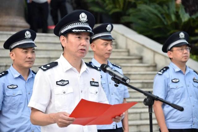 新时代县域警务湖南常德武陵公安举行警务用车暨单警装备发放仪式组图