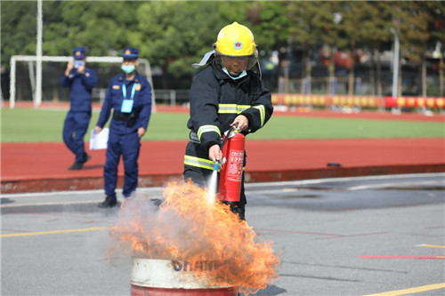 上海举行多种形式消防队伍执勤岗位练兵竞赛活动(组图)