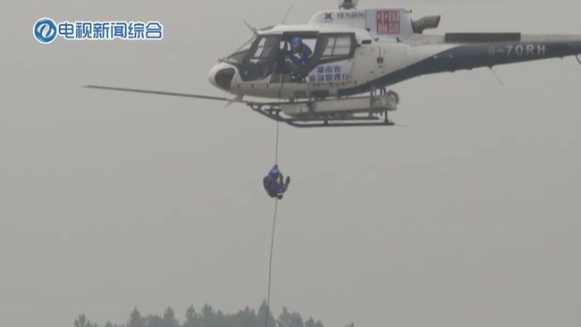 声势浩大！航空应急救援演练在湖南株洲举行(组图)